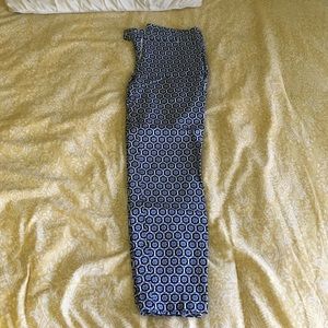 Ankle cut patterned pants
