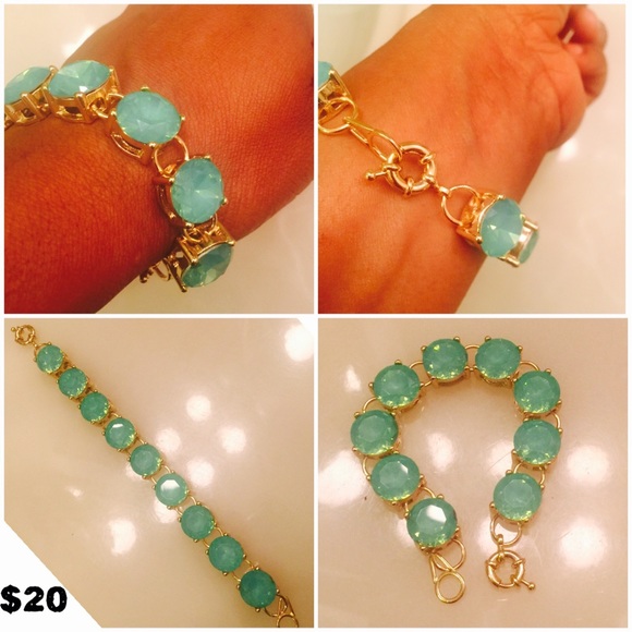 Beautiful Aqua Stone Gold Bracelet