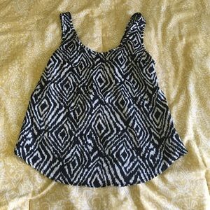 Black and white print tank