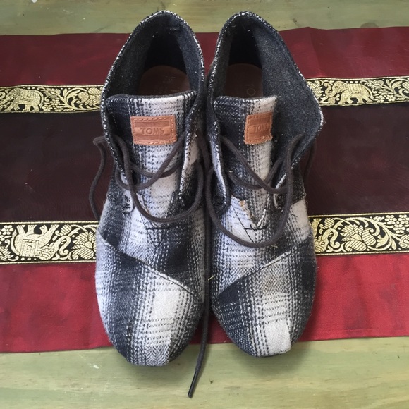 Toms Wedges