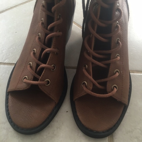 Forever 21 Shoes - ❌sold❌Lace up boots