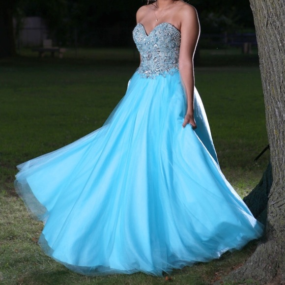 Sweet16 Dress - Picture 3 of 3
