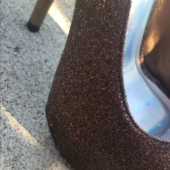 Heels - Picture 2 of 3