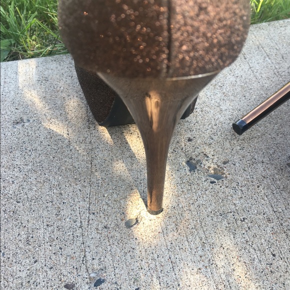 Heels - Picture 3 of 3