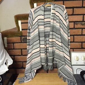 Beautiful Gray pink and white Aztec print sweater
