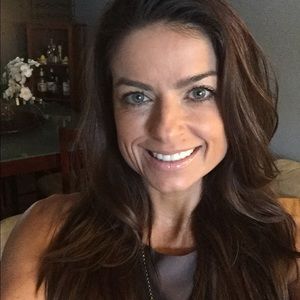 Meet your Posher, Eva