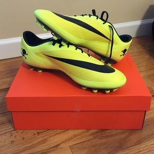 NIKE Hypervenom Soccer Cleats