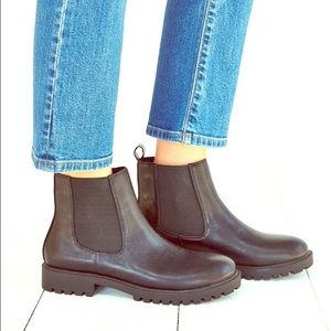 Urban Outfitters Chelsea Boots