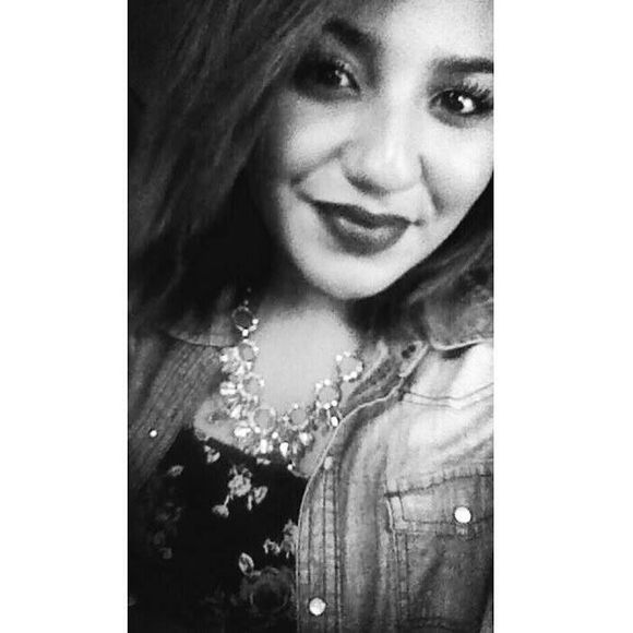 Meet your Posher, Liz - Picture 1 of 1