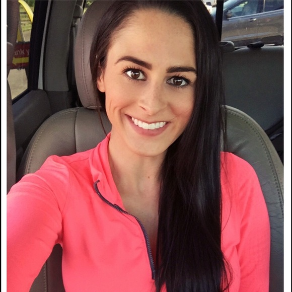 Meet your Posher, Ericka - Picture 2 of 7