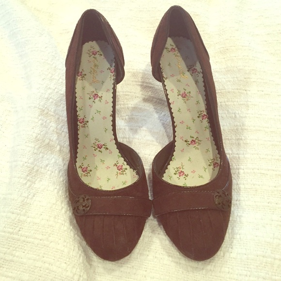 Brown suede. Size 10