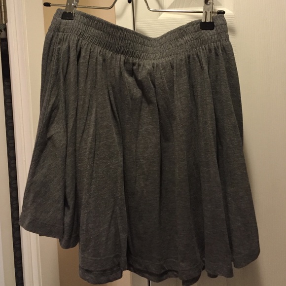 Gray, Cotton skirt! It's stretchy and fun! - Picture 2 of 3