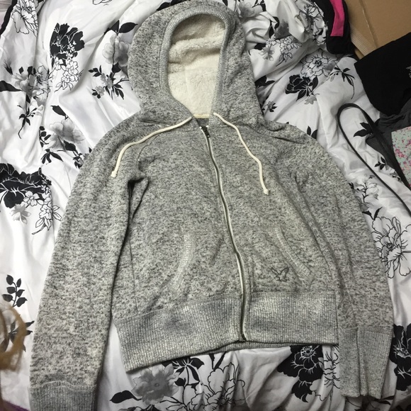 American Eagle size medium gray sweater