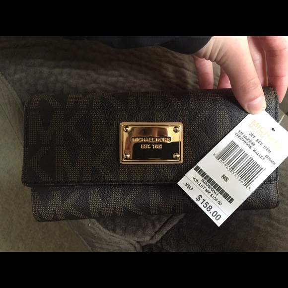 MICHAEL Michael Kors Bryant Medium Bifold Pebbled Leather  Bran knew MK wallet