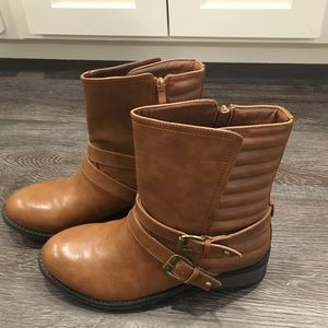 GC caramel colored zip up boots