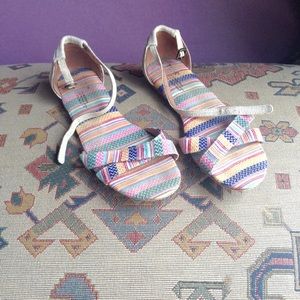 Cute Toms sandals
