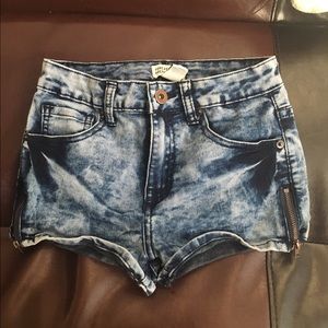 Forever 21 acid washed denim jeans.