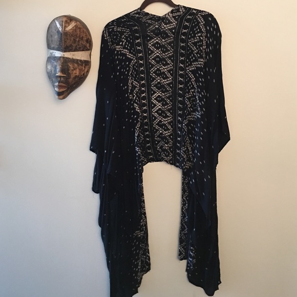 Gorgeous Ecote shall, short kimono🍁🍂 - Picture 3 of 4