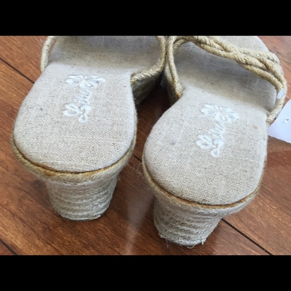 Tan Sandals - Picture 2 of 4