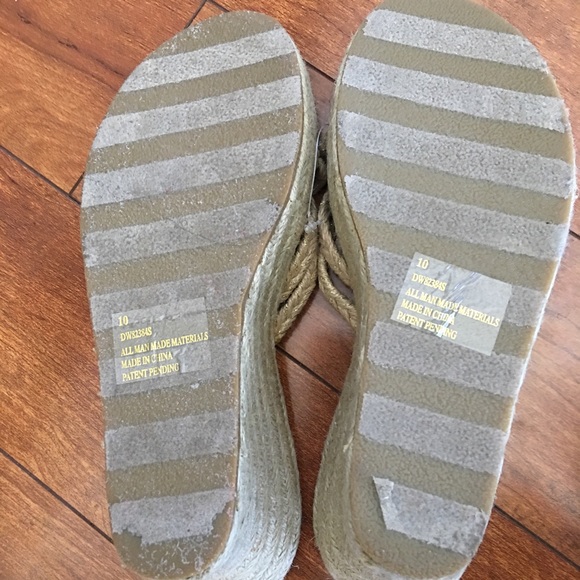 Tan Sandals - Picture 4 of 4