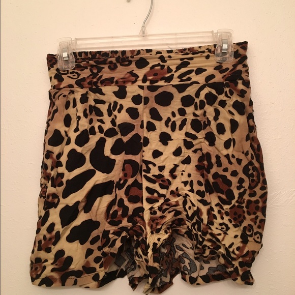 Cheetah shorts - Picture 1 of 2