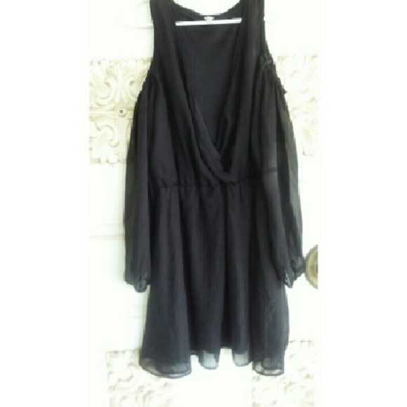 Black dress sheer w/peep shoulders