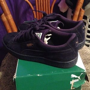 Suede Pumas