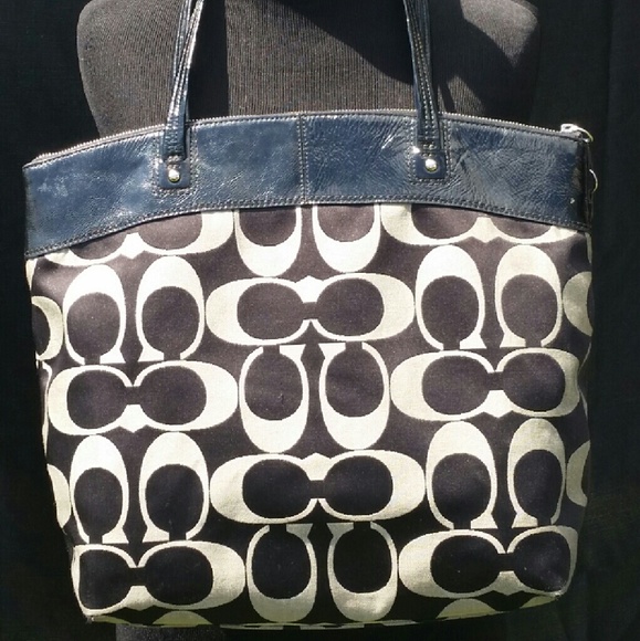 Coach Laura Signature Tote/Handbag Style F18335 - Picture 2 of 4