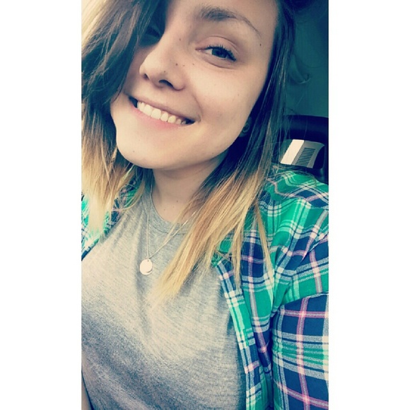 Meet your Posher, Sedina - Picture 2 of 3