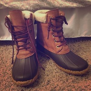 Tommy Hilfiger rain/snow duck boots