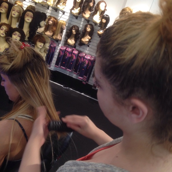 Tape in hair extensions 18 inch main image 4