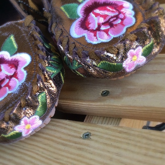 ⬇️Bronze Leather Loafers NWT SZ  8.5 & 9 - Picture 3 of 4