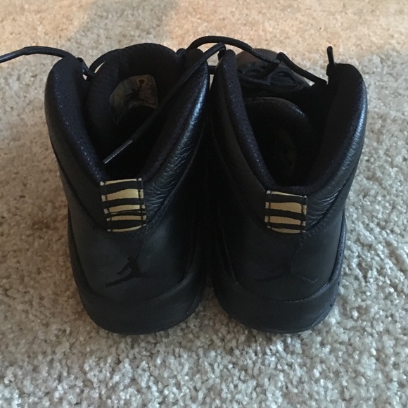 Jordan NYC 10 (Black & Gold ) - Picture 3 of 3