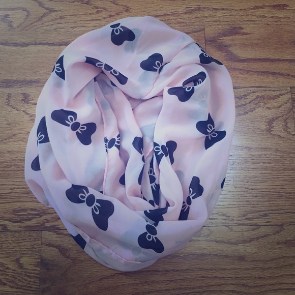 Bow Infinity Scarf - Picture 1 of 2