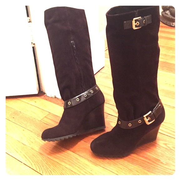 Chocolate suede boots - Picture 2 of 3