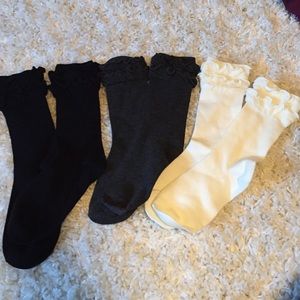 3 pack of frill socks gray black and white
