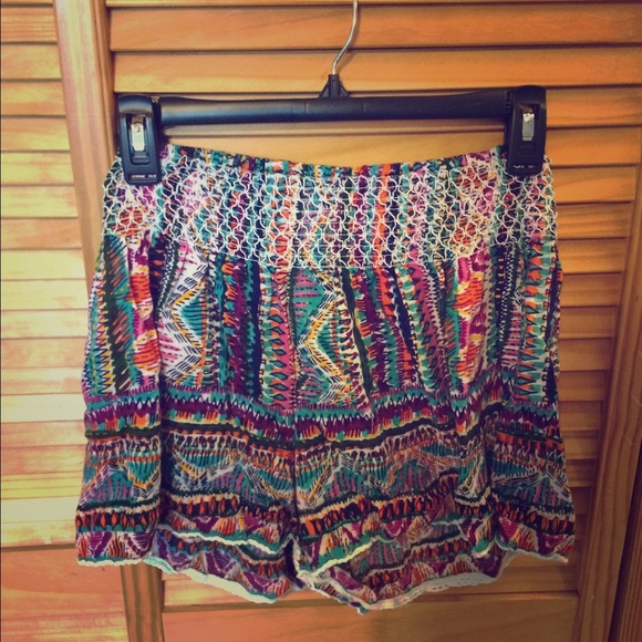 Tribal flowy Angie shorts (M)