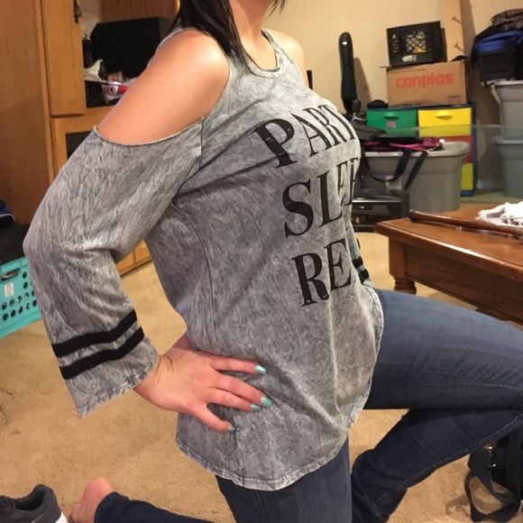 SOLD ❌❌ - Picture 3 of 3