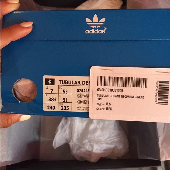 SOLD✨Adidas Tubular Defiant - Picture 3 of 4