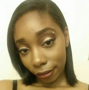 Meet your Posher, Latisha