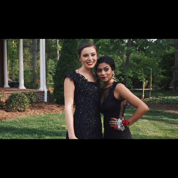 Prom dress - Picture 1 of 4