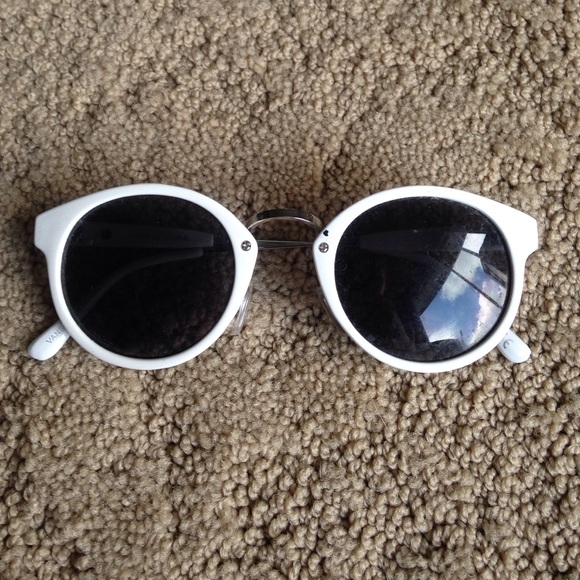 Small frame round vans sunglasses