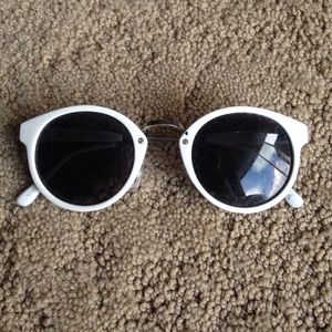 Small frame round vans sunglasses