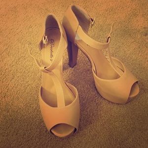 Nude T-strap pumps