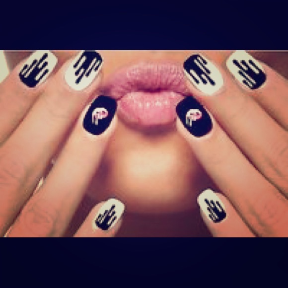 Kylie Jenner Lip Kit inspired nail wraps!