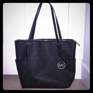 Michael Kors Jet Set signature