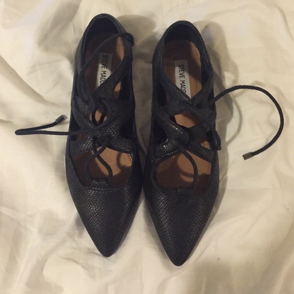 Steve Madden lace up flats