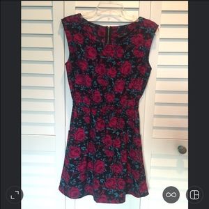 Vintage Rose print Forever 21 summer dress