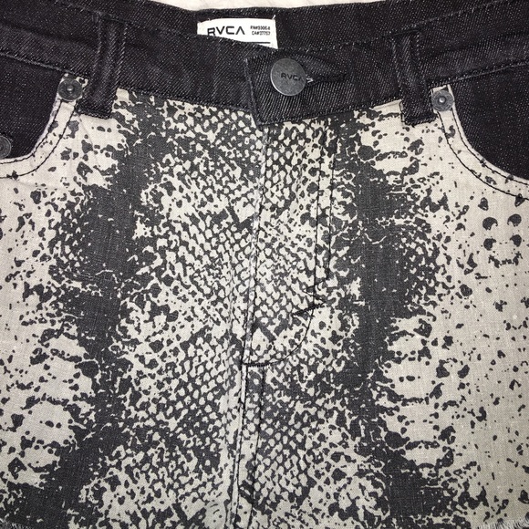 NWT RVCA Black Denim Frayed Shorts - Picture 4 of 6