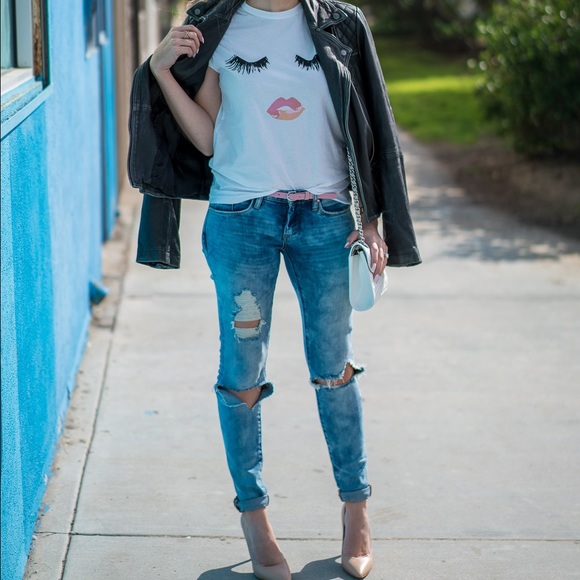 ๐SALE ๐ Lashes & Lip glam T-shirt - Picture 3 of 4